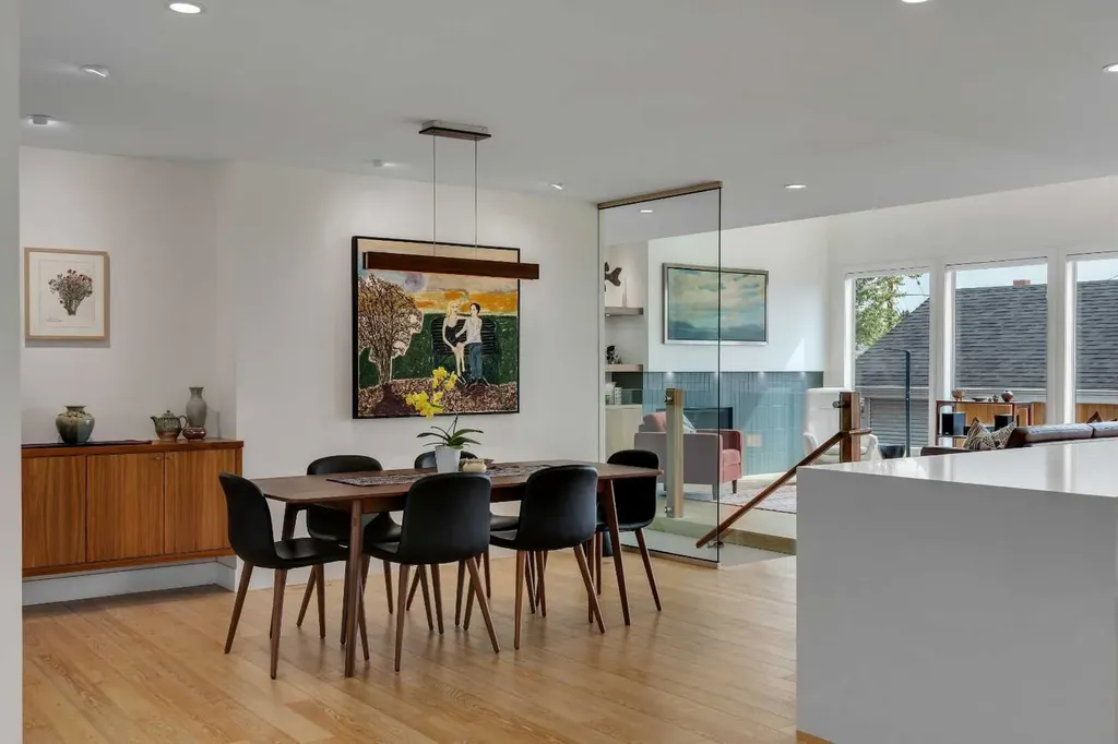 3724 Kerrydale Road SW Calgary AB T3E 4T2