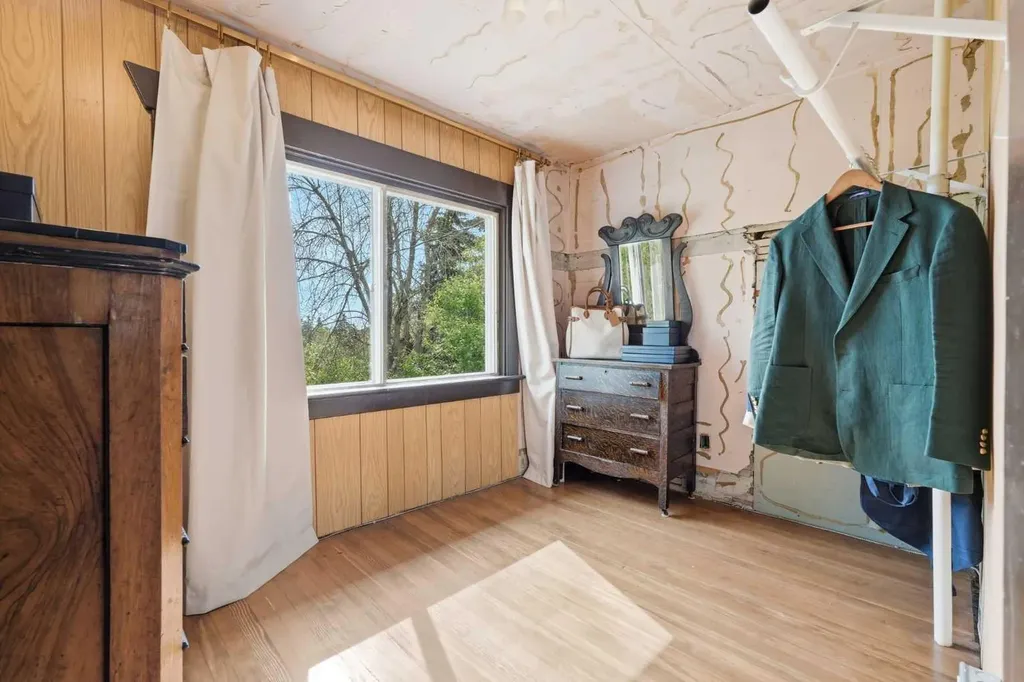 1316 15 Street NW Calgary AB T2N 2B6