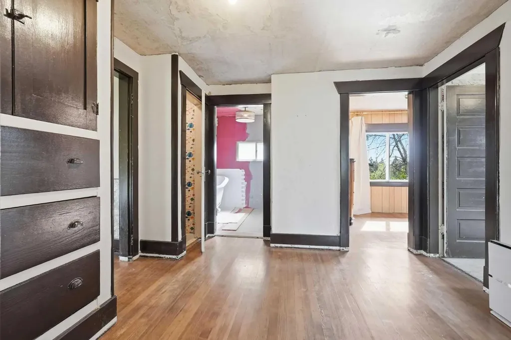 1316 15 Street NW Calgary AB T2N 2B6