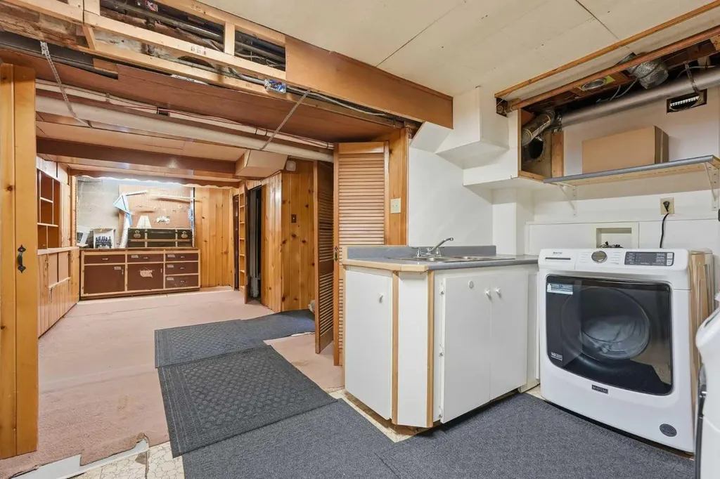 1316 15 Street NW Calgary AB T2N 2B6
