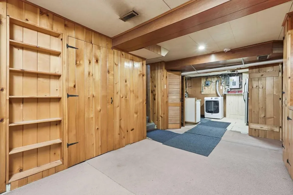 1316 15 Street NW Calgary AB T2N 2B6