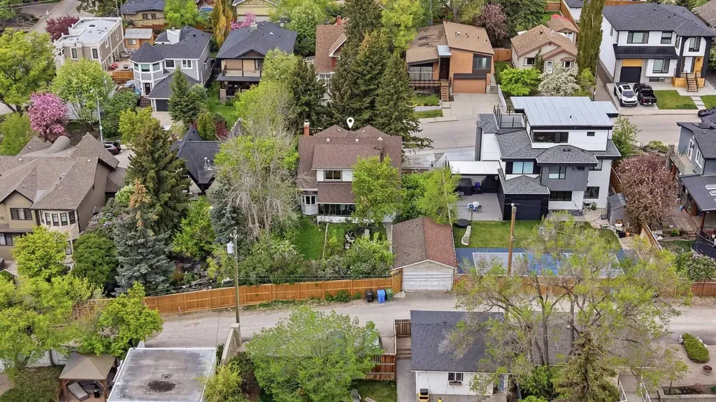 1316 15 Street NW Calgary AB T2N 2B6