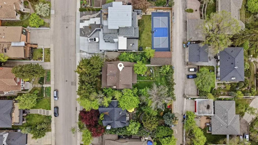 1316 15 Street NW Calgary AB T2N 2B6