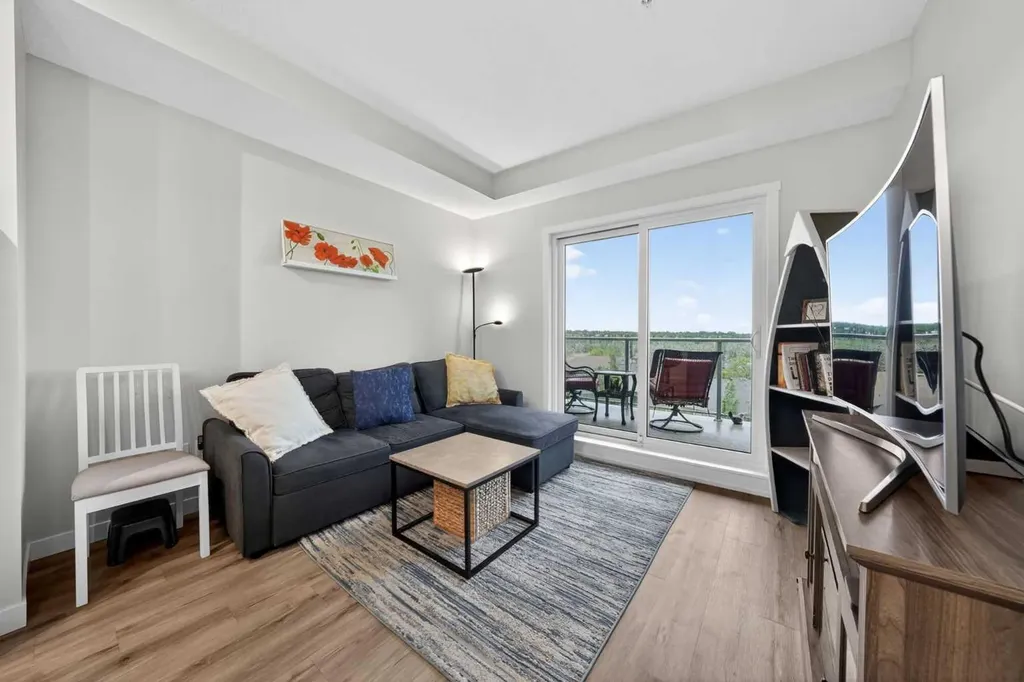 71 Shawnee Common SW Calgary AB T2Y 0R2