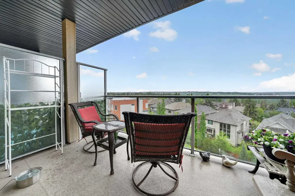 71 Shawnee Common SW Calgary AB T2Y 0R2
