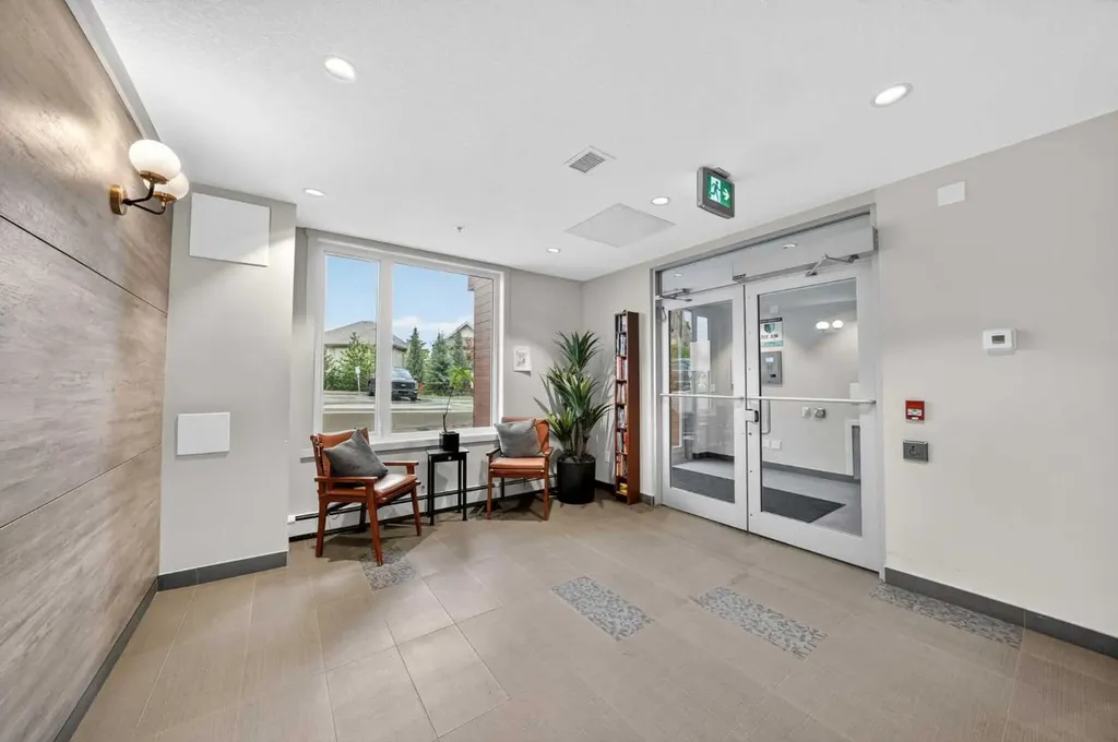 71 Shawnee Common SW Calgary AB T2Y 0R2