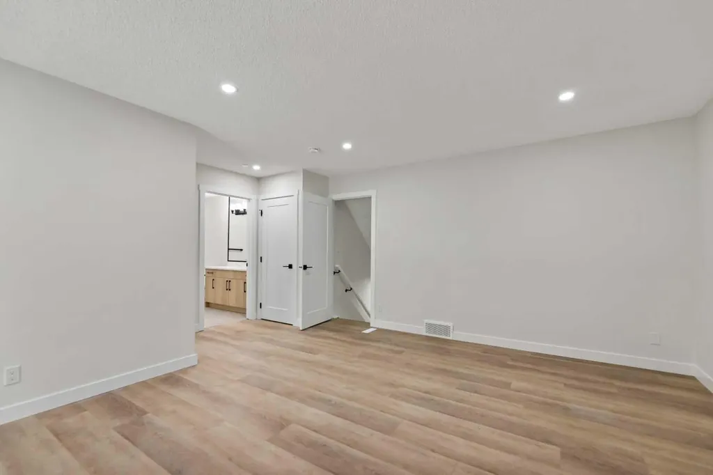 2031 24 Avenue NE Calgary AB t2e8h4