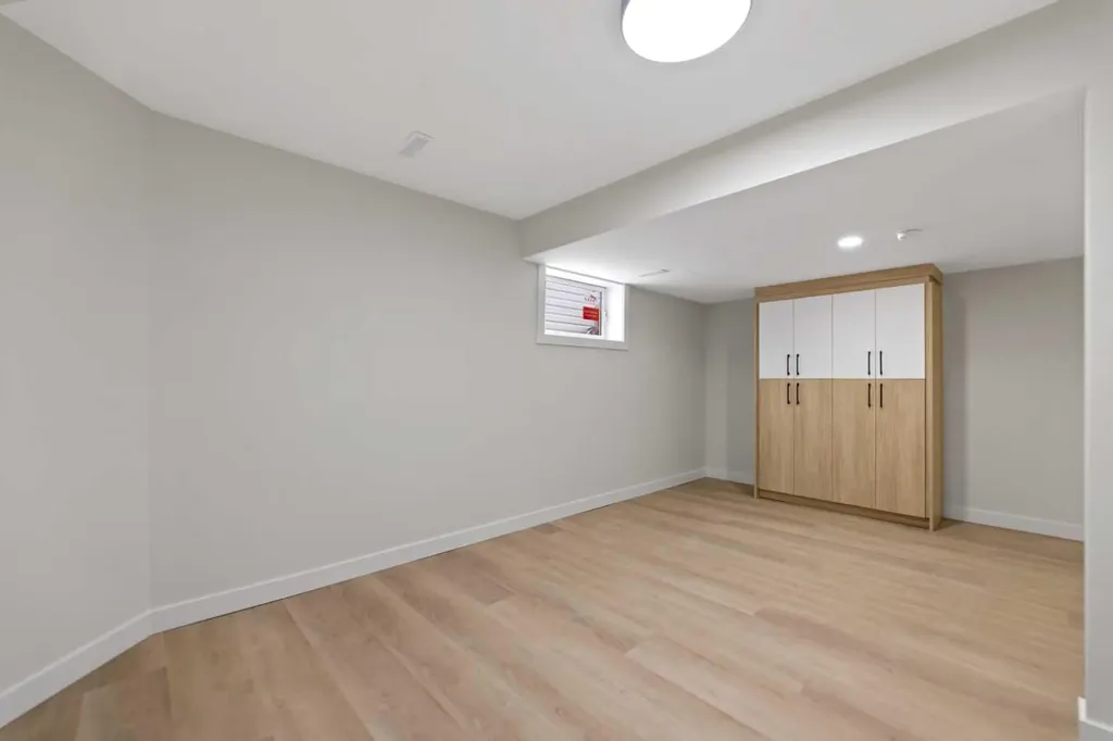 2031 24 Avenue NE Calgary AB t2e8h4