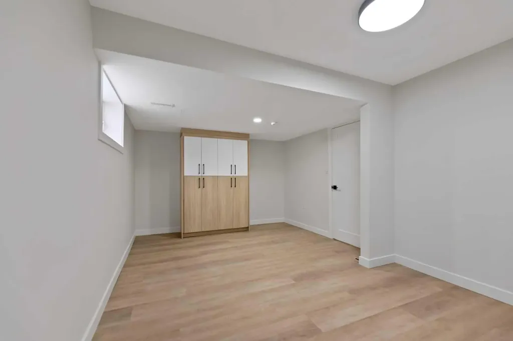 2031 24 Avenue NE Calgary AB t2e8h4