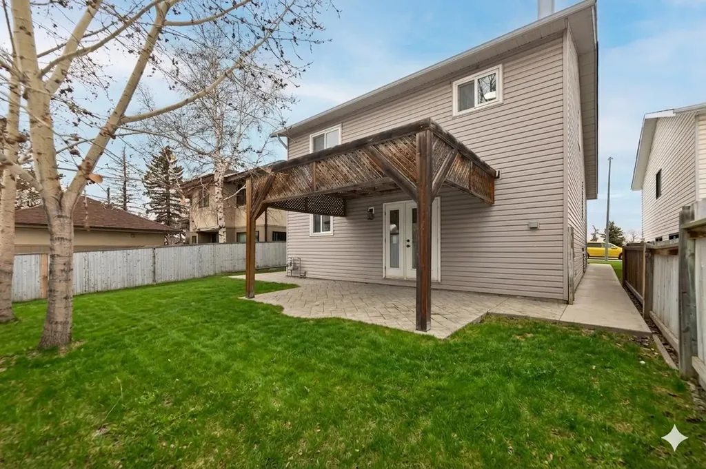 2031 24 Avenue NE Calgary AB t2e8h4