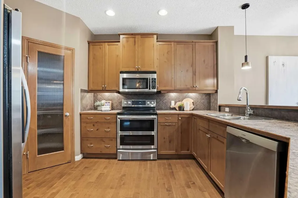 99 Aspen Hills Close SW Calgary AB T3H0C6