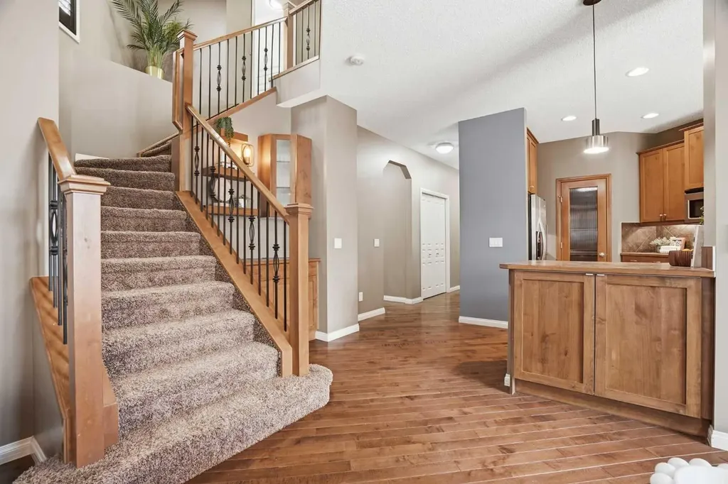 99 Aspen Hills Close SW Calgary AB T3H0C6