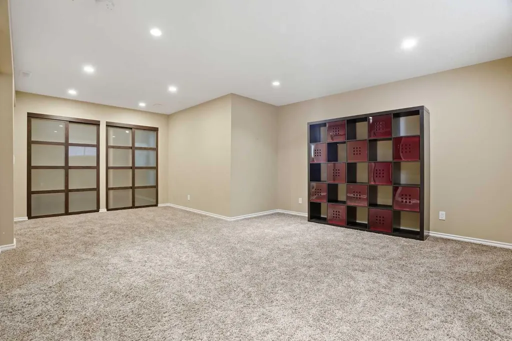 99 Aspen Hills Close SW Calgary AB T3H0C6