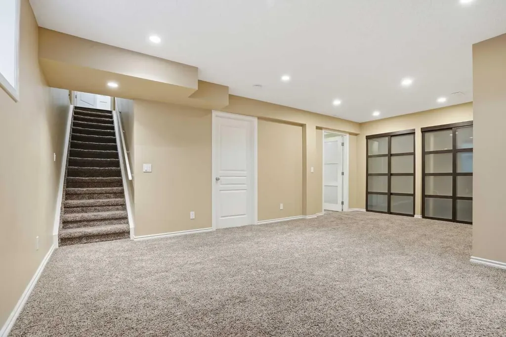 99 Aspen Hills Close SW Calgary AB T3H0C6