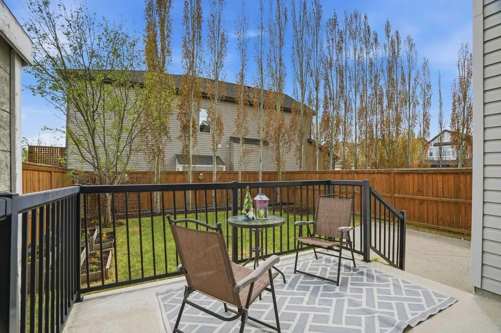 99 Aspen Hills Close SW Calgary AB T3H0C6