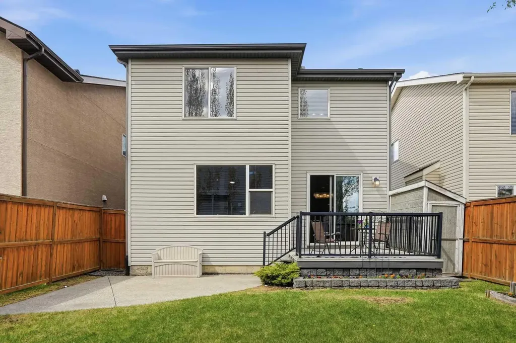 99 Aspen Hills Close SW Calgary AB T3H0C6