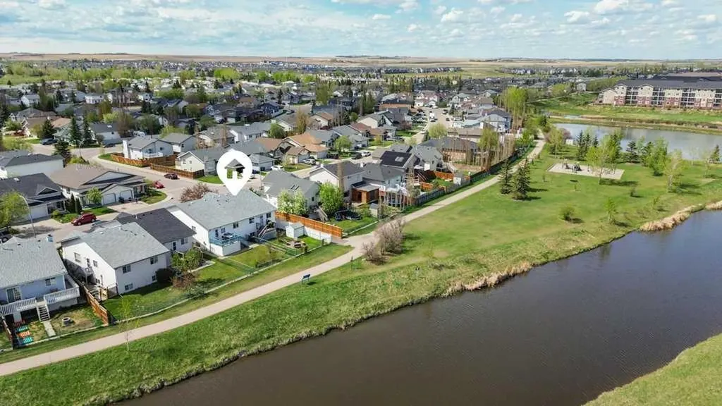 202 Willow Brook Close NW Airdrie AB T4B 2J7
