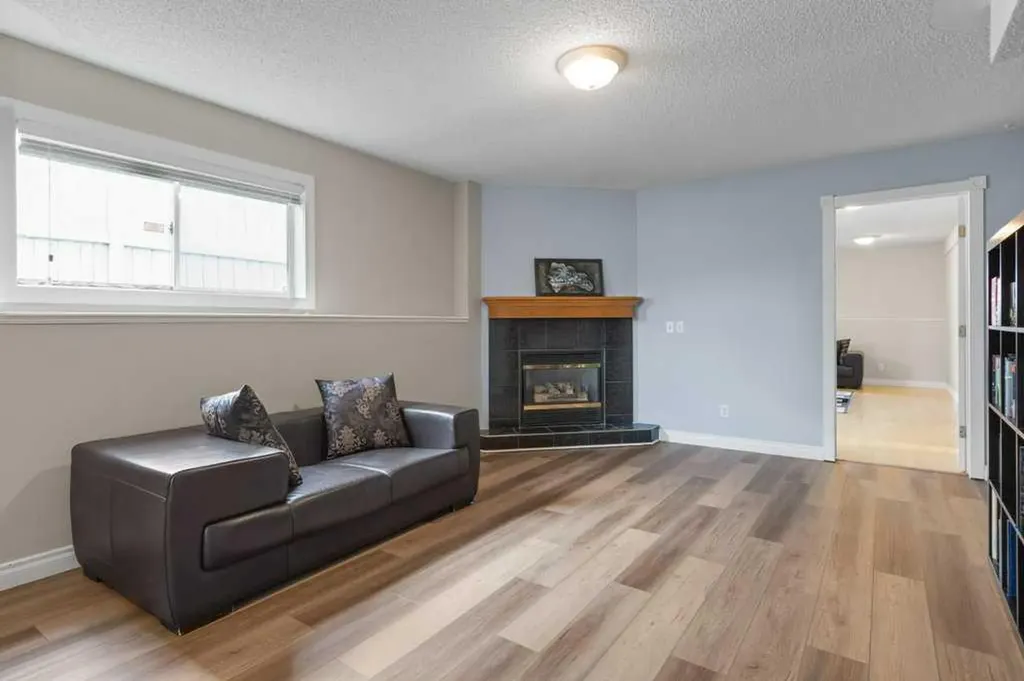 202 Willow Brook Close NW Airdrie AB T4B 2J7