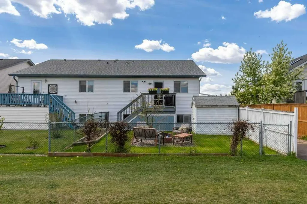 202 Willow Brook Close NW Airdrie AB T4B 2J7