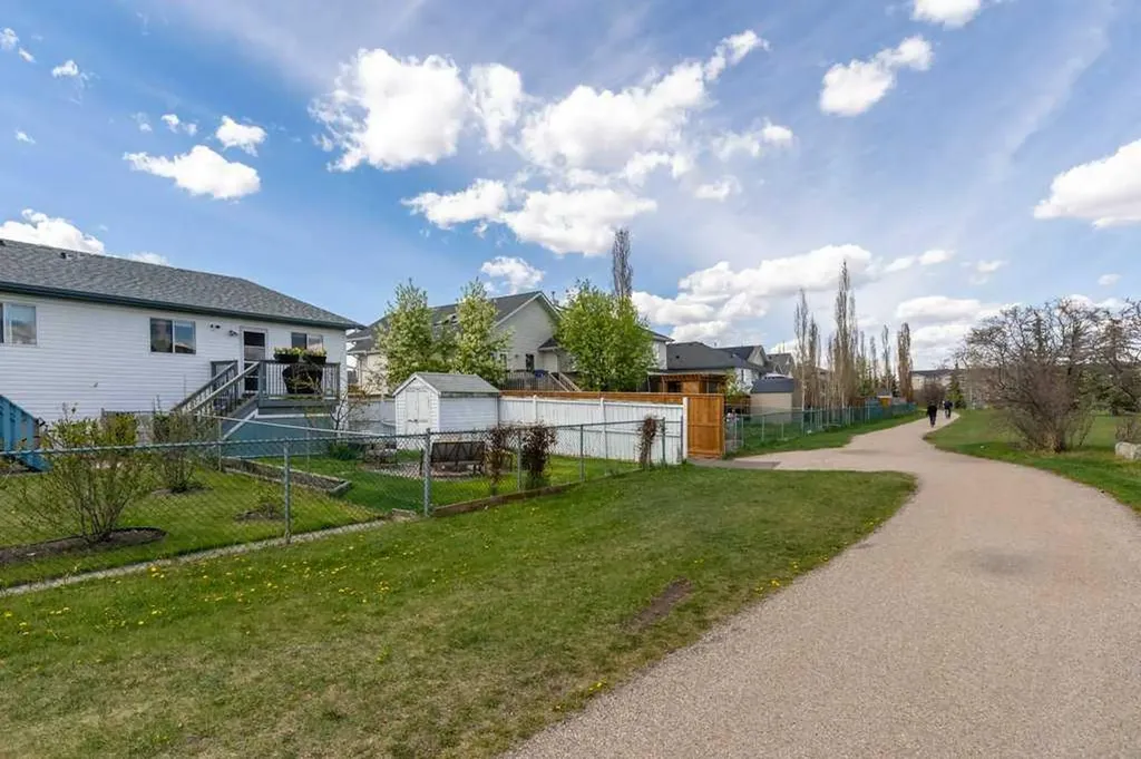 202 Willow Brook Close NW Airdrie AB T4B 2J7