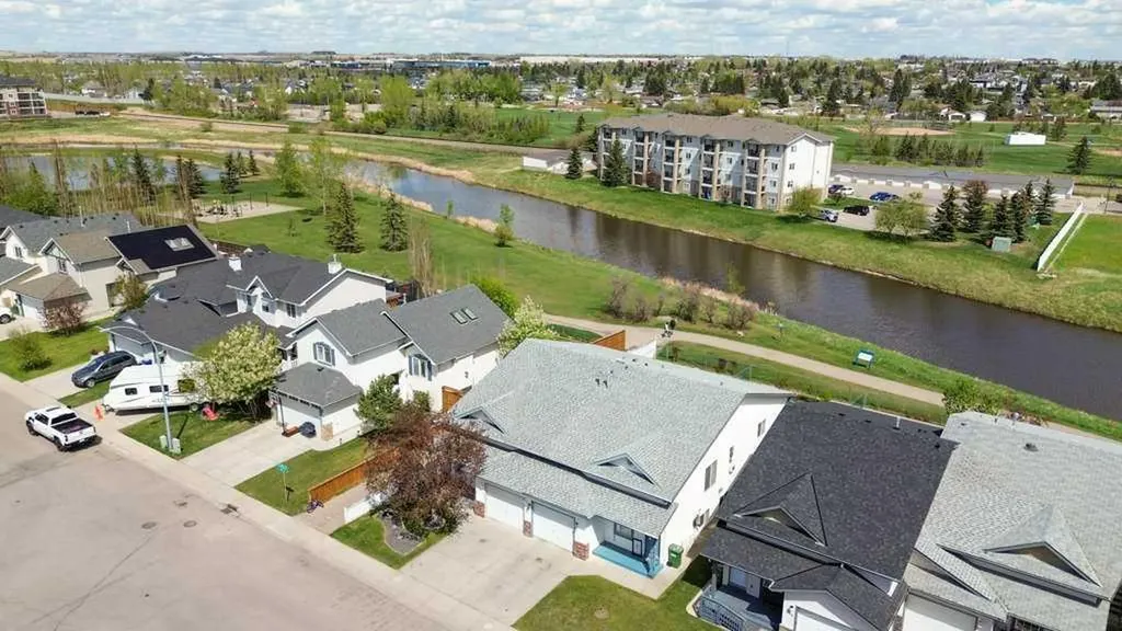 202 Willow Brook Close NW Airdrie AB T4B 2J7