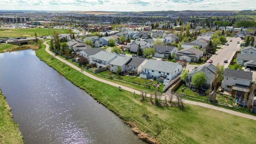 202 Willow Brook Close NW Airdrie AB T4B 2J7