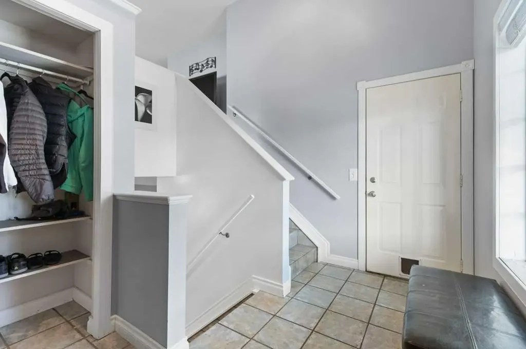 202 Willowbrook Close NW Airdrie AB T4B 2J7