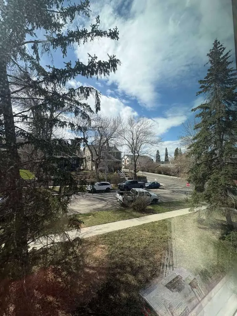1808 18 Street SW Calgary AB T2T 4T2