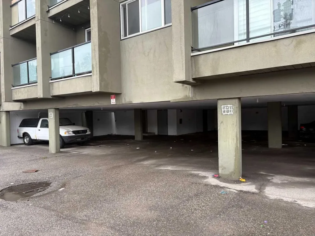 1808 18 Street SW Calgary AB T2T 4T2