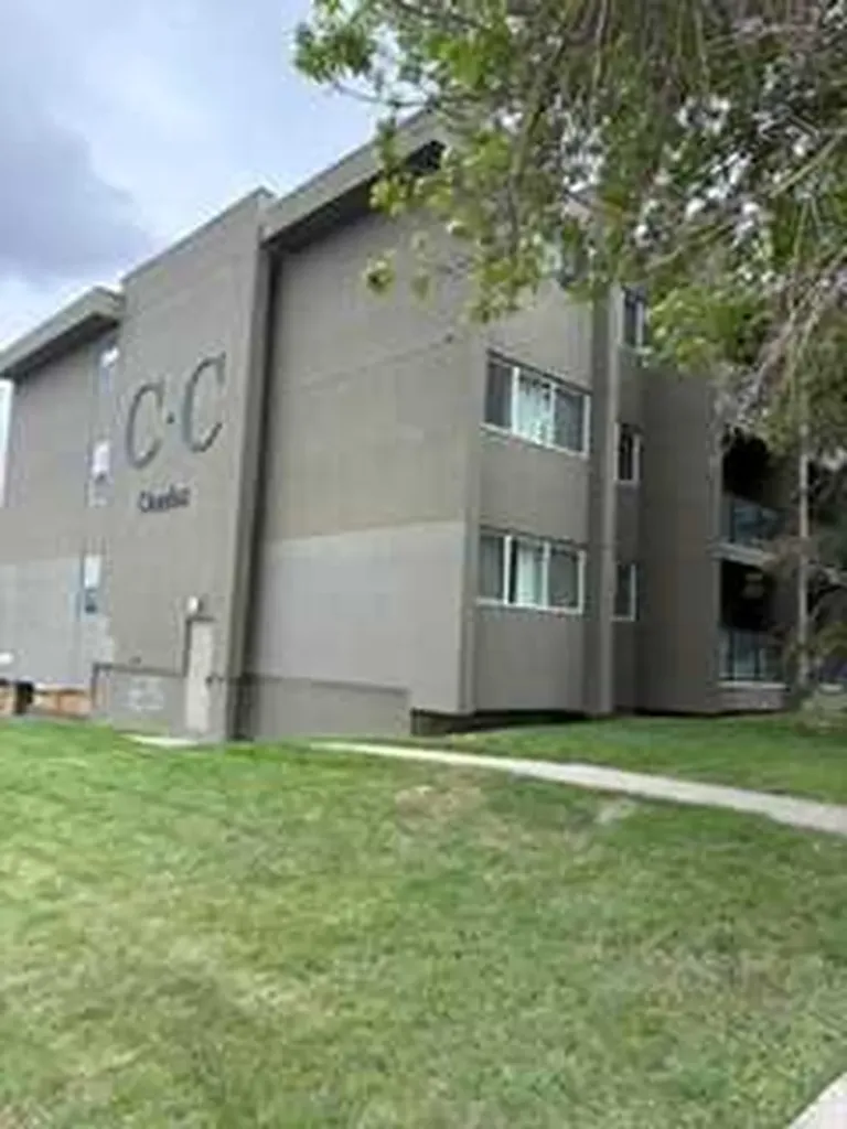 1808 18 Street SW Calgary AB T2T 4T2