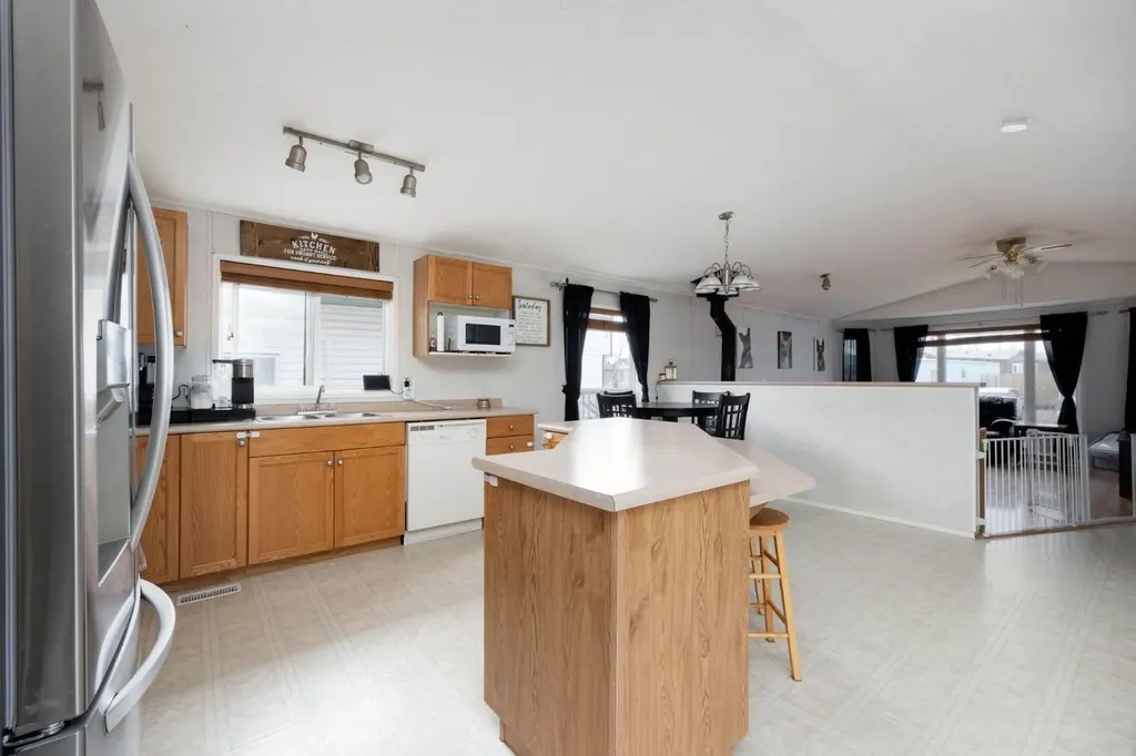 212 Gregoire Crescent Fort Mcmurray AB T9H2L4
