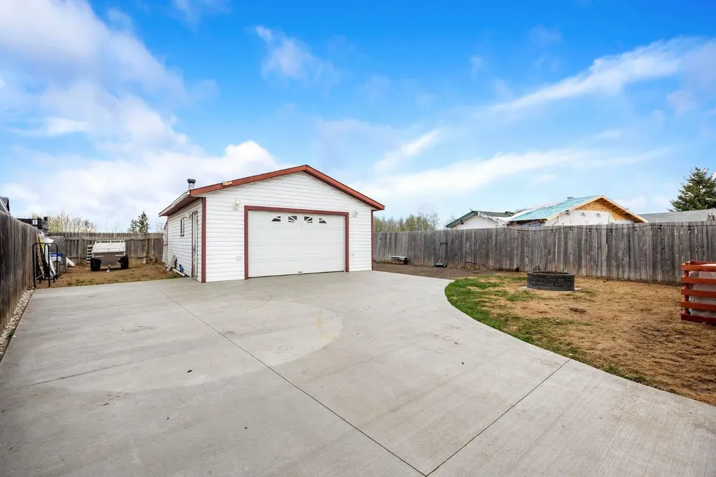 212 Gregoire Crescent Fort Mcmurray AB T9H2L4