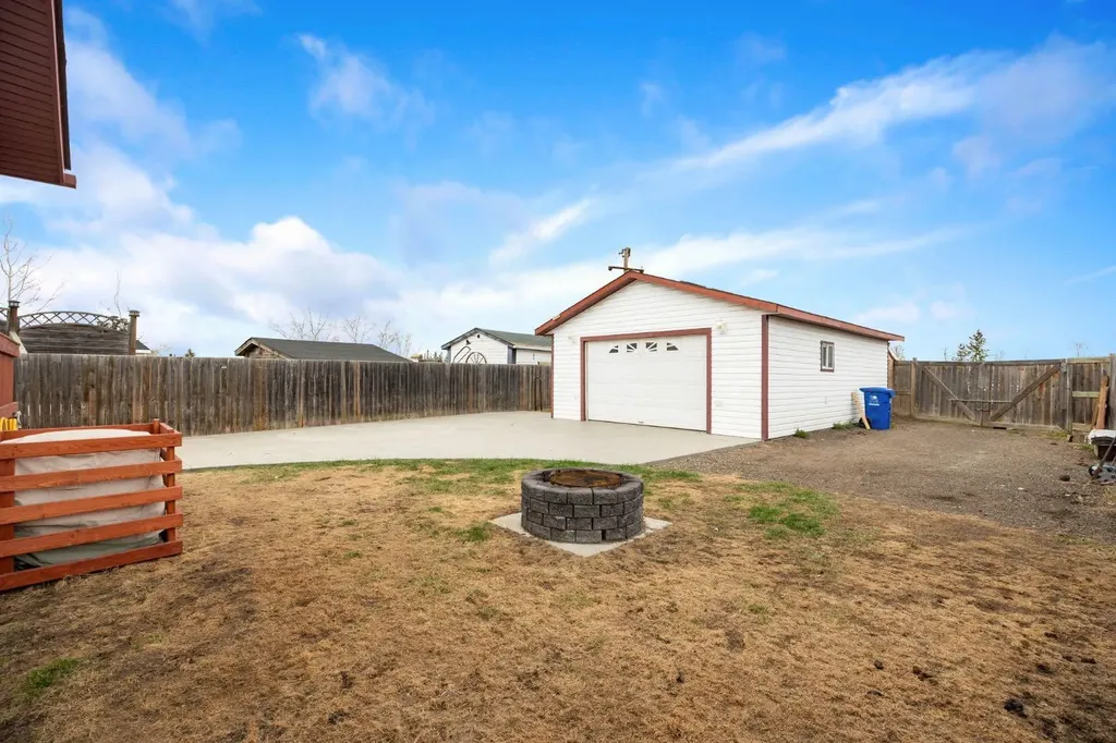 212 Gregoire Crescent Fort Mcmurray AB T9H2L4