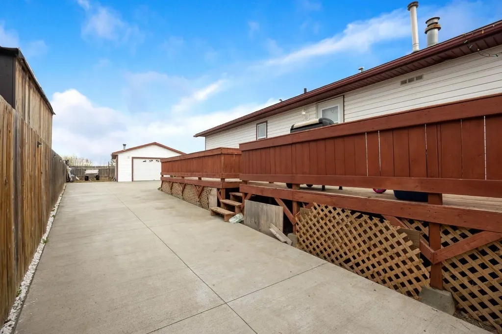 212 Gregoire Crescent Fort Mcmurray AB T9H2L4