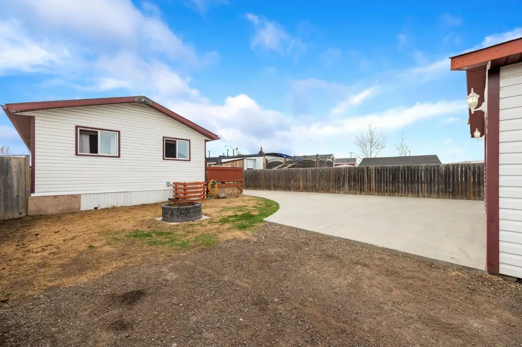 212 Gregoire Crescent Fort Mcmurray AB T9H2L4