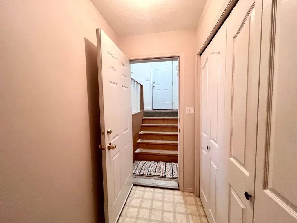 166 Hallam Drive Hinton AB T7V 2C3
