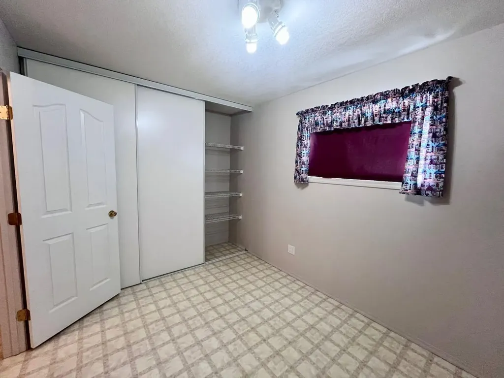166 Hallam Drive Hinton AB T7V 2C3