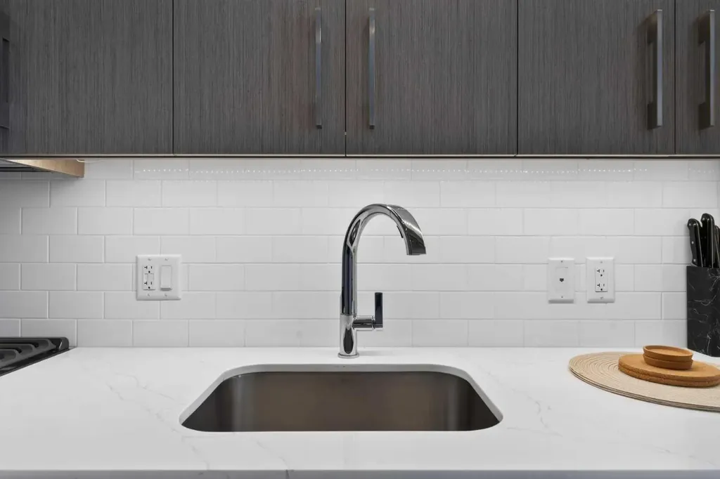 110 18a Street NW Calgary AB T2N 5G5