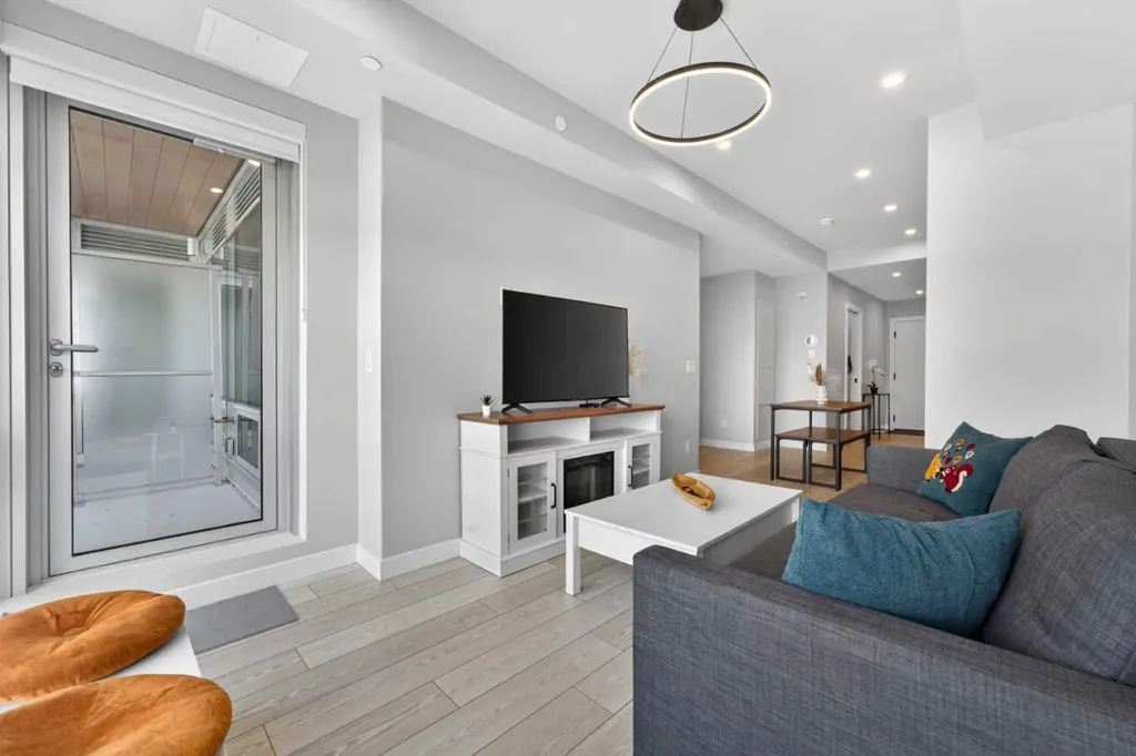 110 18a Street NW Calgary AB T2N 5G5