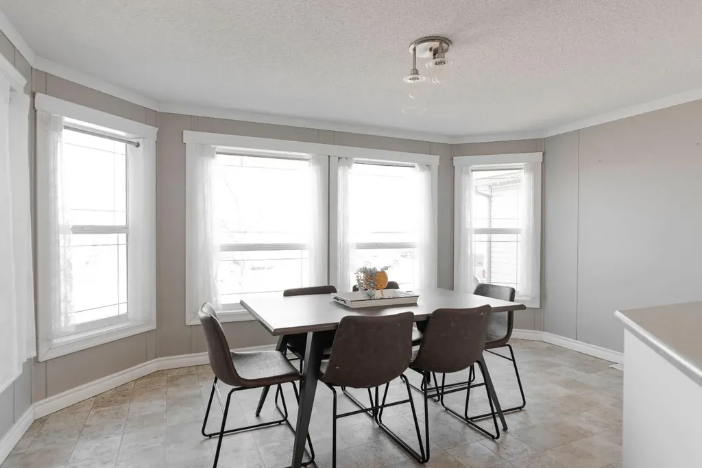 521 Mckinlay Crescent Fort Mcmurray AB T9K 2R6