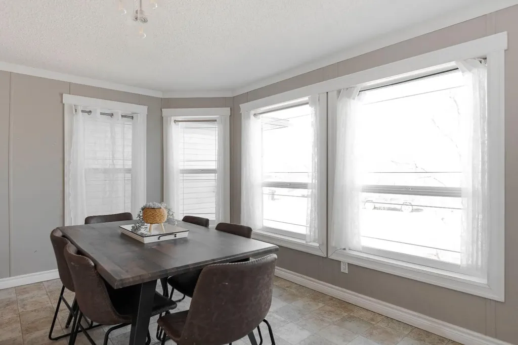 521 Mckinlay Crescent Fort Mcmurray AB T9K 2R6