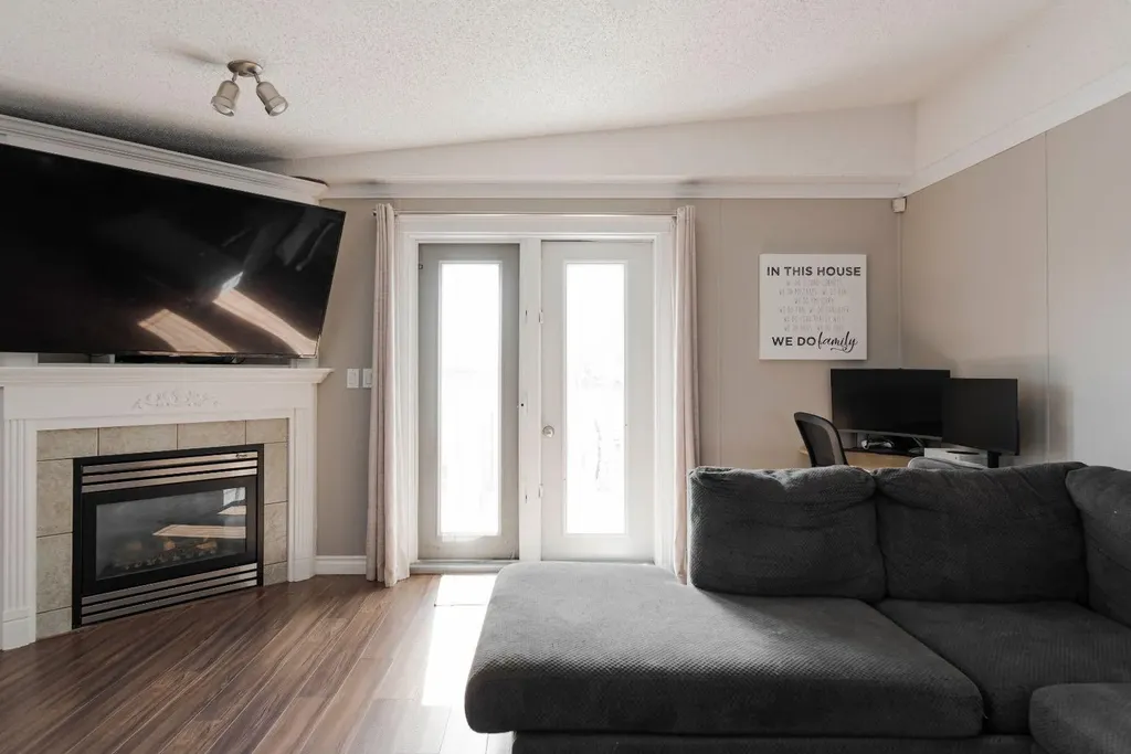 521 Mckinlay Crescent Fort Mcmurray AB T9K 2R6
