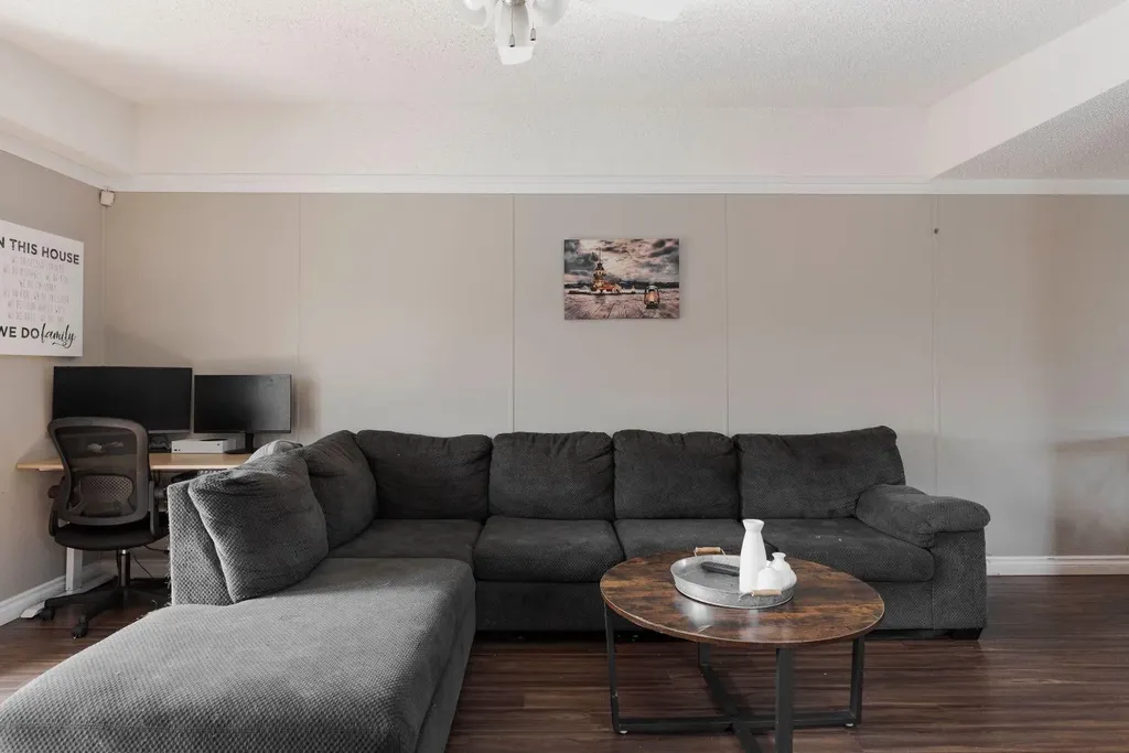 521 Mckinlay Crescent Fort Mcmurray AB T9K 2R6