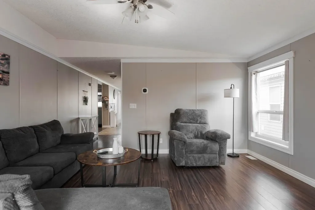 521 Mckinlay Crescent Fort Mcmurray AB T9K 2R6