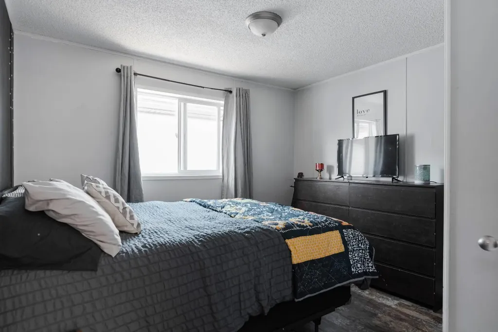 521 Mckinlay Crescent Fort Mcmurray AB T9K 2R6