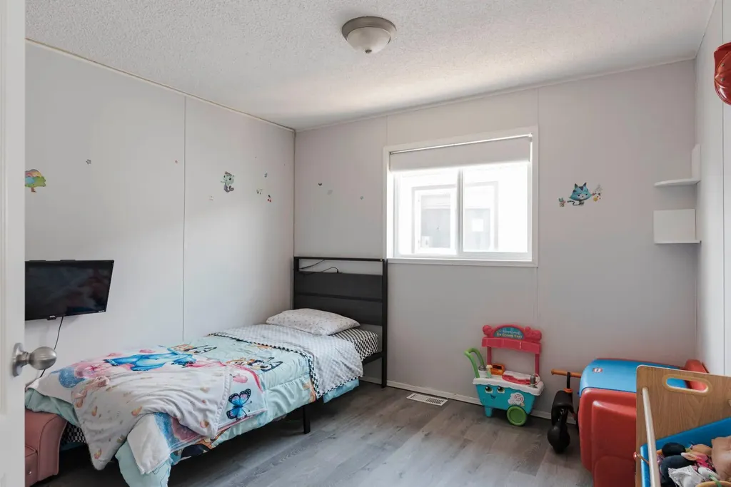 521 Mckinlay Crescent Fort Mcmurray AB T9K 2R6
