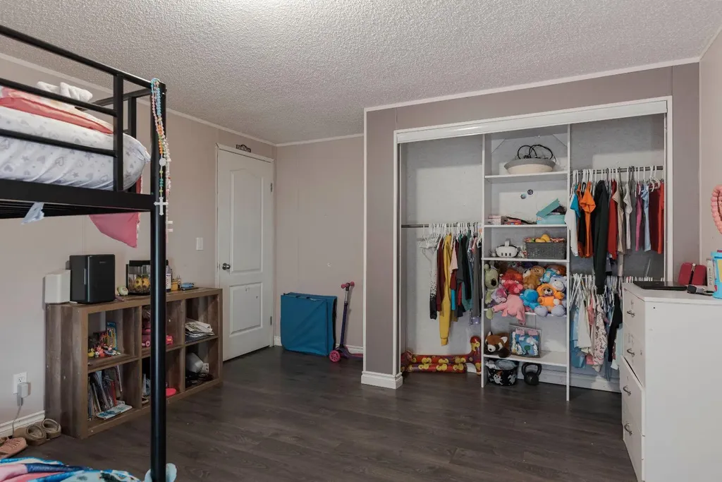 521 Mckinlay Crescent Fort Mcmurray AB T9K 2R6