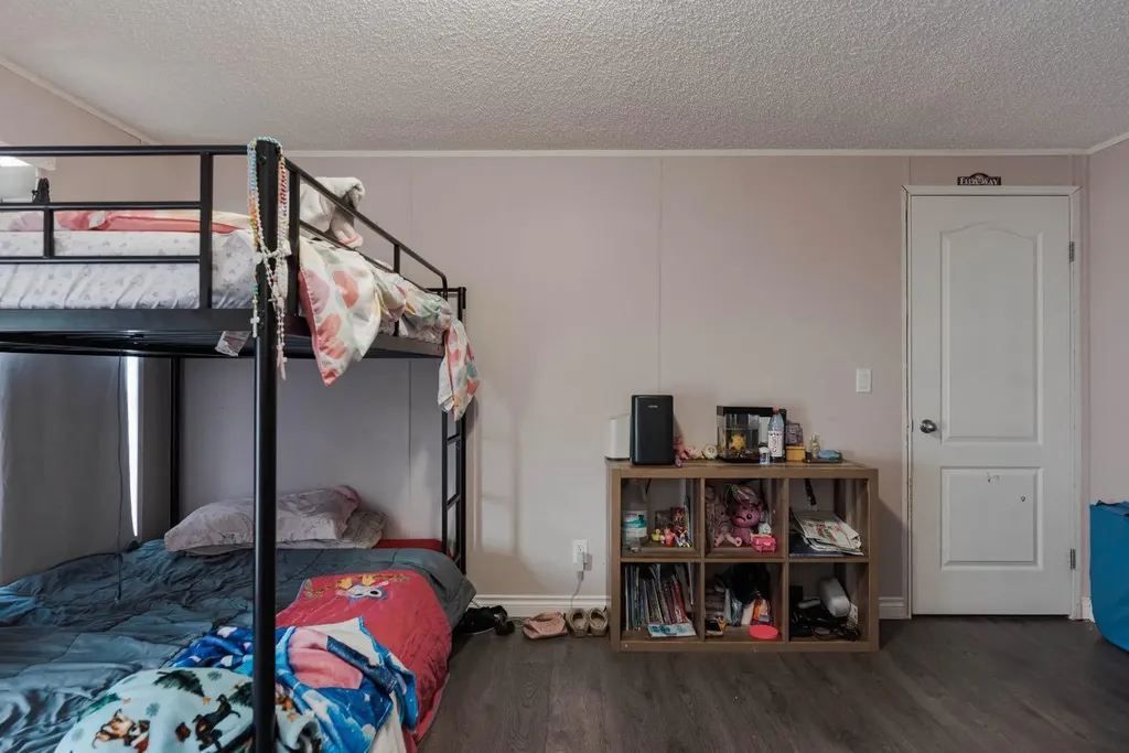 521 Mckinlay Crescent Fort Mcmurray AB T9K 2R6