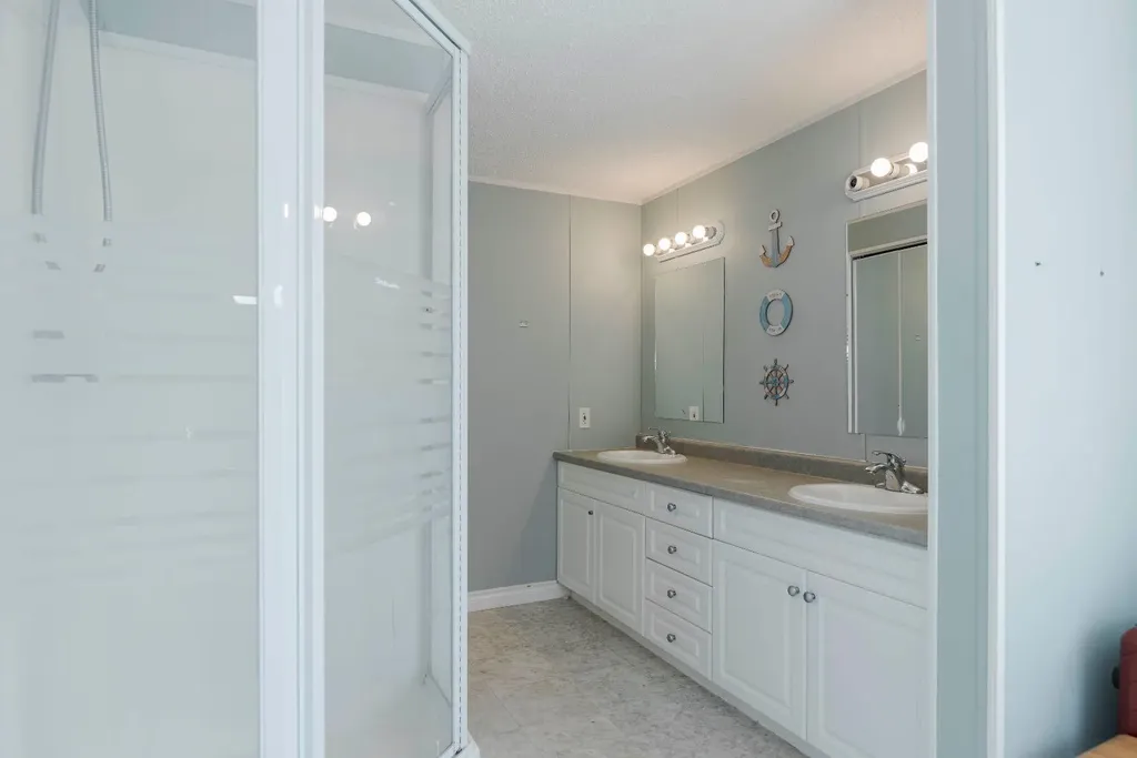 521 Mckinlay Crescent Fort Mcmurray AB T9K 2R6