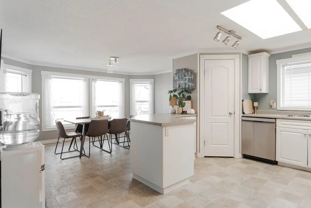 521 Mckinlay Crescent Fort Mcmurray AB T9K 2R6
